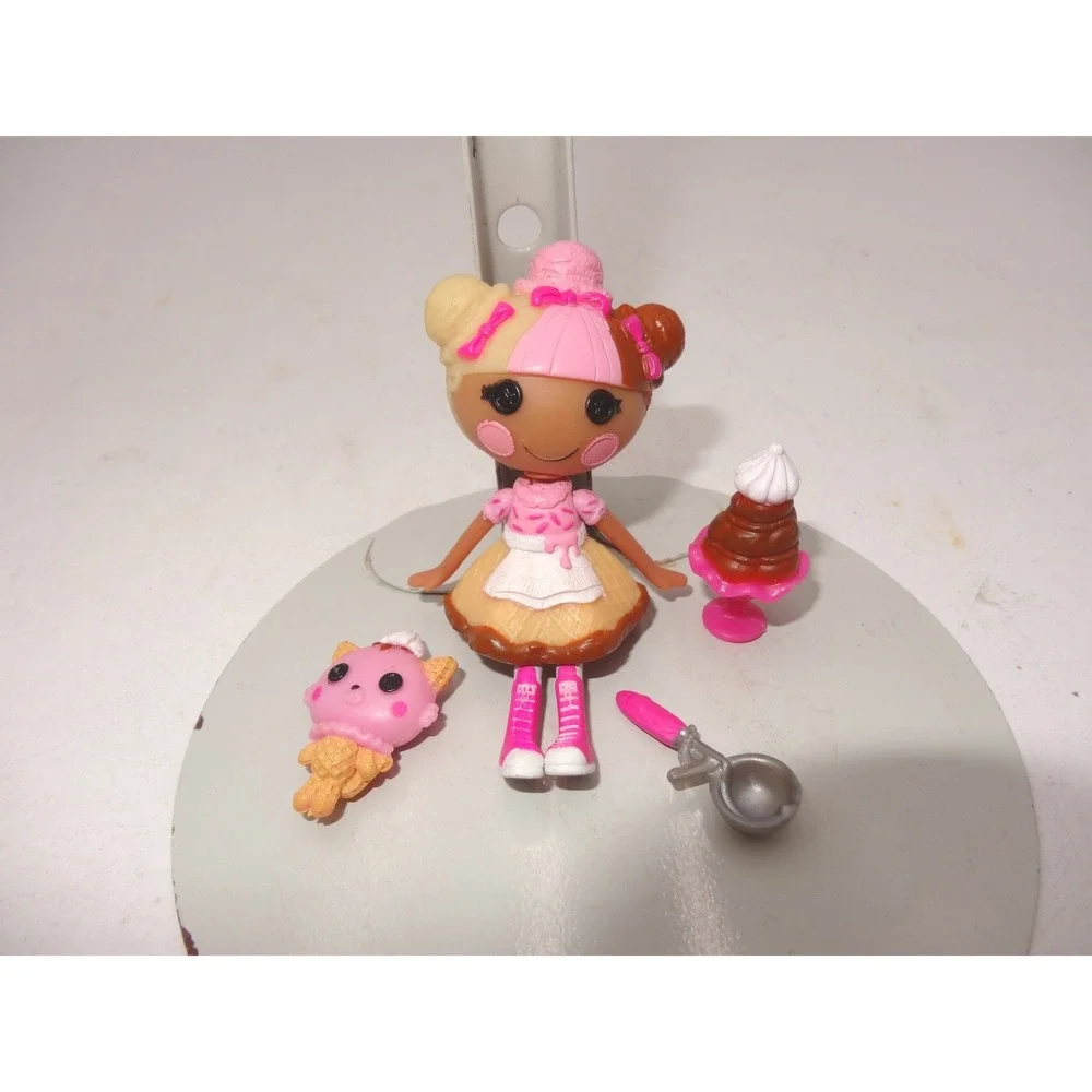 Lalaloopsy Mini Doll‎ Scoops Waffle Cone Set w/Pet & Accessories 2011 MGA